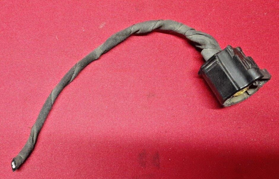 2008 - 2019 Ford Lincoln Mercury Fuel Vapor Charcoal Canister AG1Z9D653D PIGTAIL