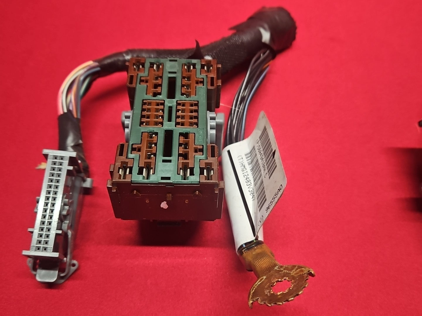 2004 Dodge Durango 5.7L V8 4WD A/T Interior Cabin Junction Fuse Box - PIGTAILS