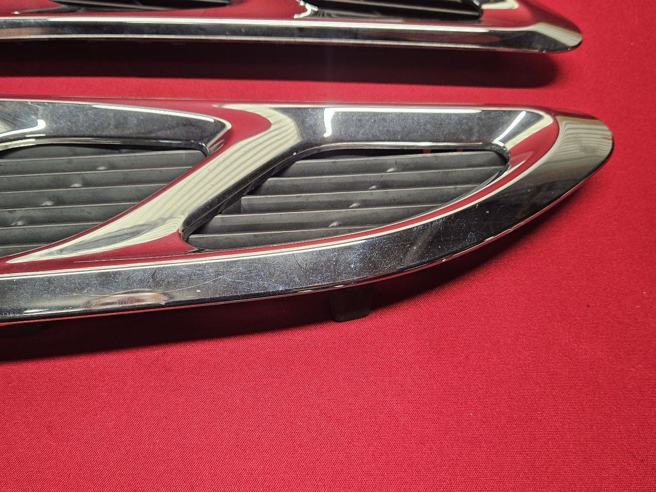 2011-2017 Infiniti QX56 QX80 Right Left Fender Chrome Duct Vent Grille Trim Set