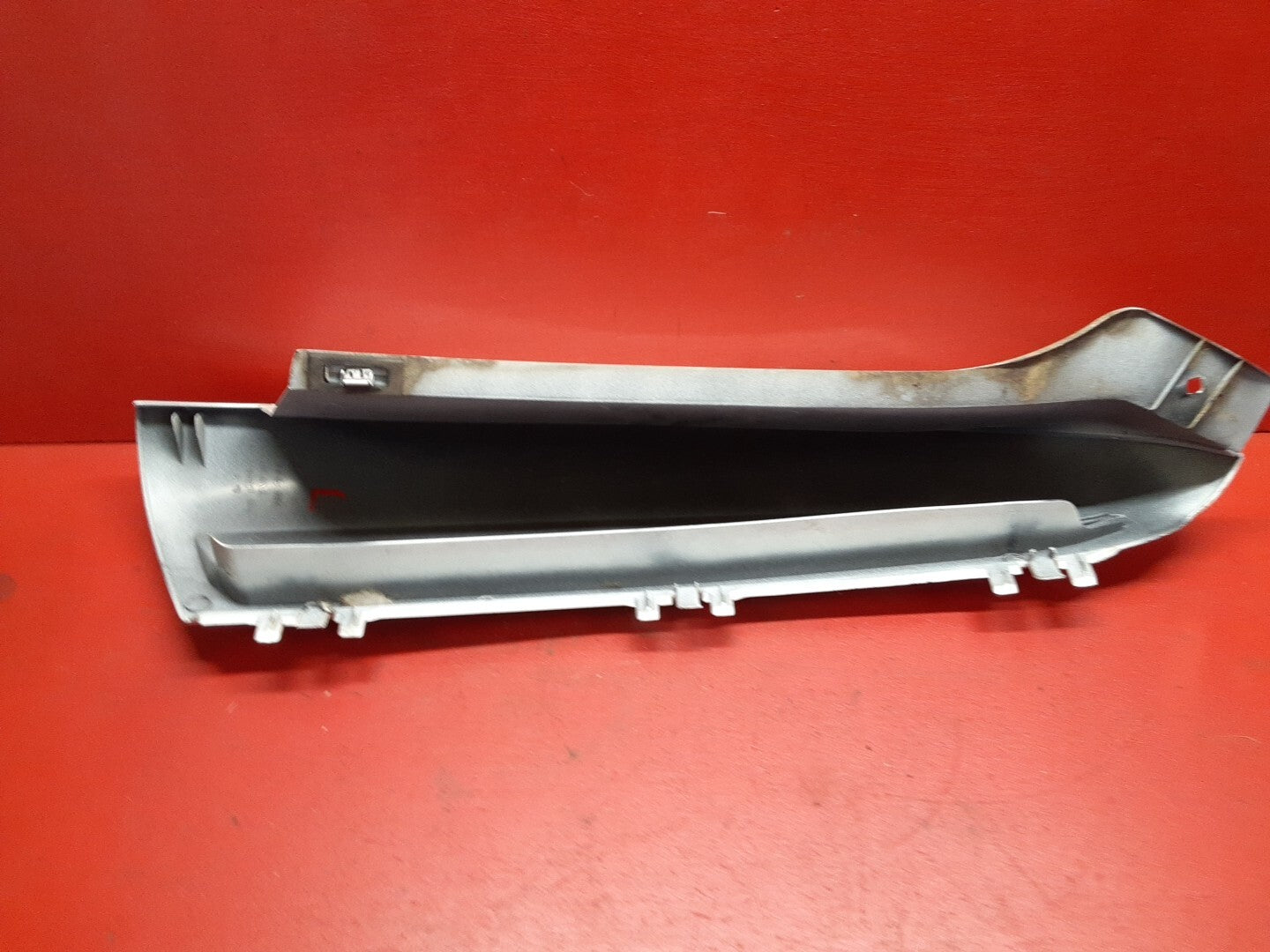 2002-2006 Cadillac Escalade Rear Left Quarter Panel Upper Applique 15045873