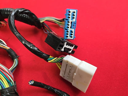 2001-2003 Mazda Tribute / Escape Mariner Interior Cabin Fuse Box - PIGTAIL WIRES