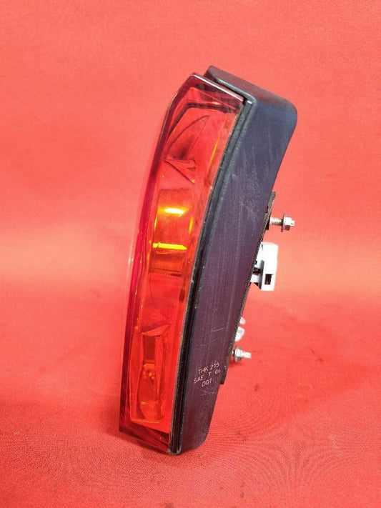 2009-2011 VW Tiguan RIGHT PASSENGER Inner Hatch Mounted Tail Light Lamp