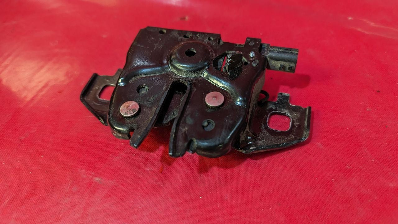 2022-2024 Mitsubishi Outlander Front Bonnet Hood Latch 5908A291 - 26k Miles