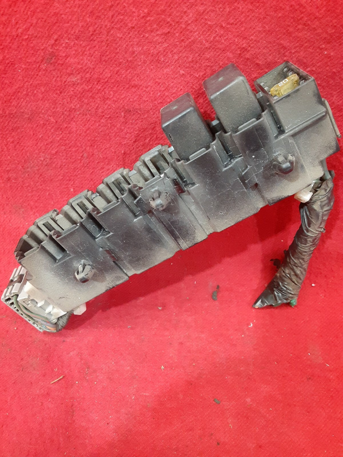 2000 - 2004 Subaru Legacy 2.5L Interior Relay Junction Box JB200400