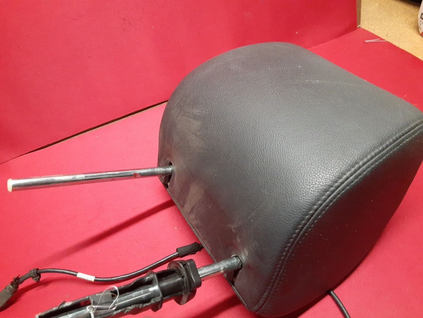 2006 2007 Land Range Rover SPORT (Qty:1) FRONT Leather Headrest w/ DVD Screen