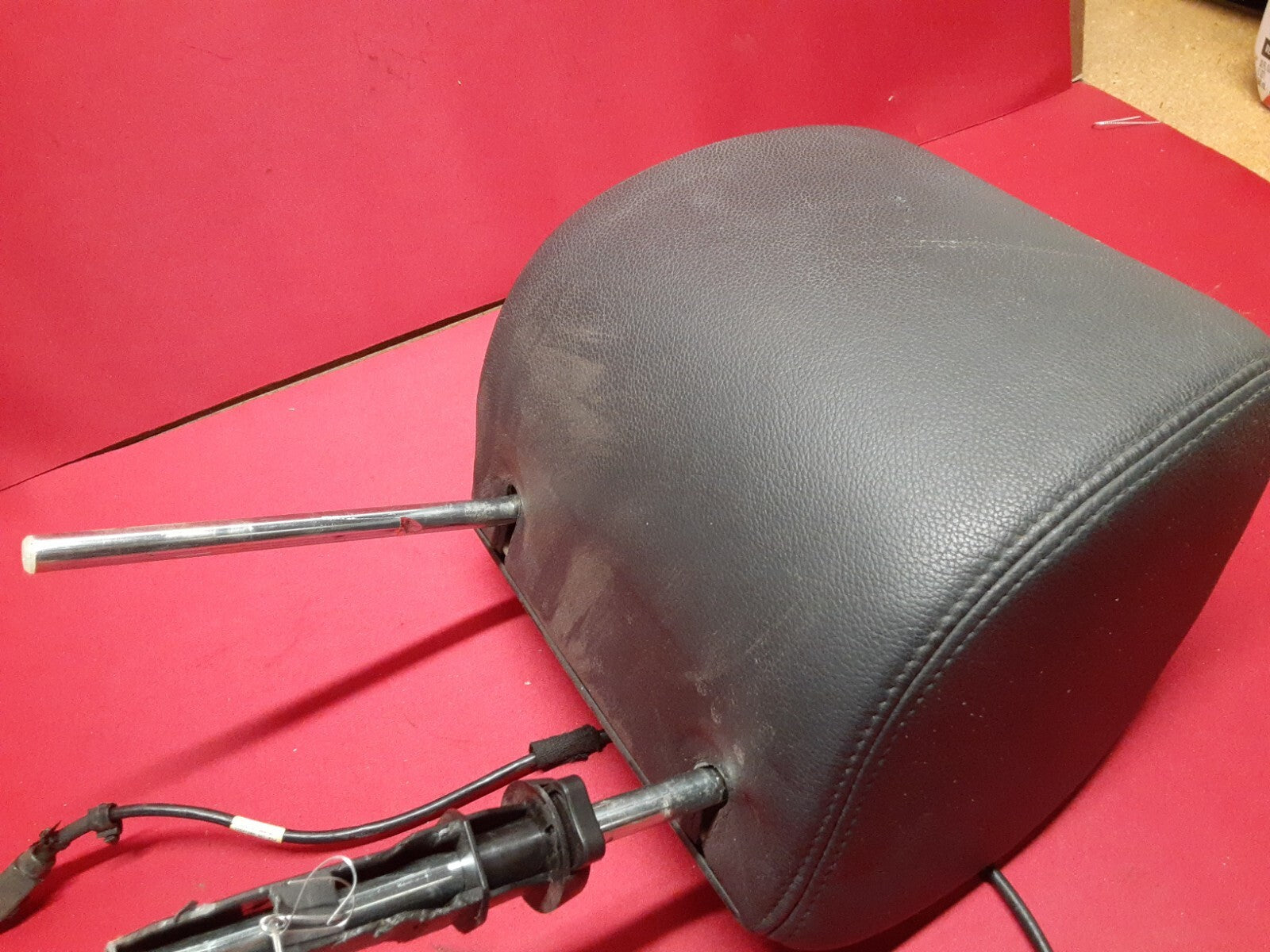 2006 2007 Land Range Rover SPORT (Qty:1) FRONT Leather Headrest w/ DVD Screen