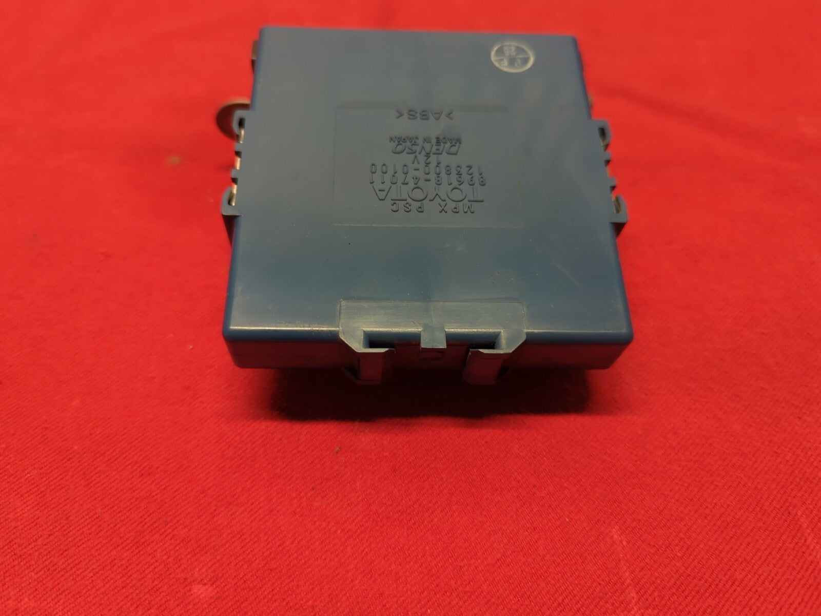 2005 Toyota Prius 1.5L Instrument Panel Power Source Control Module 89618-47011
