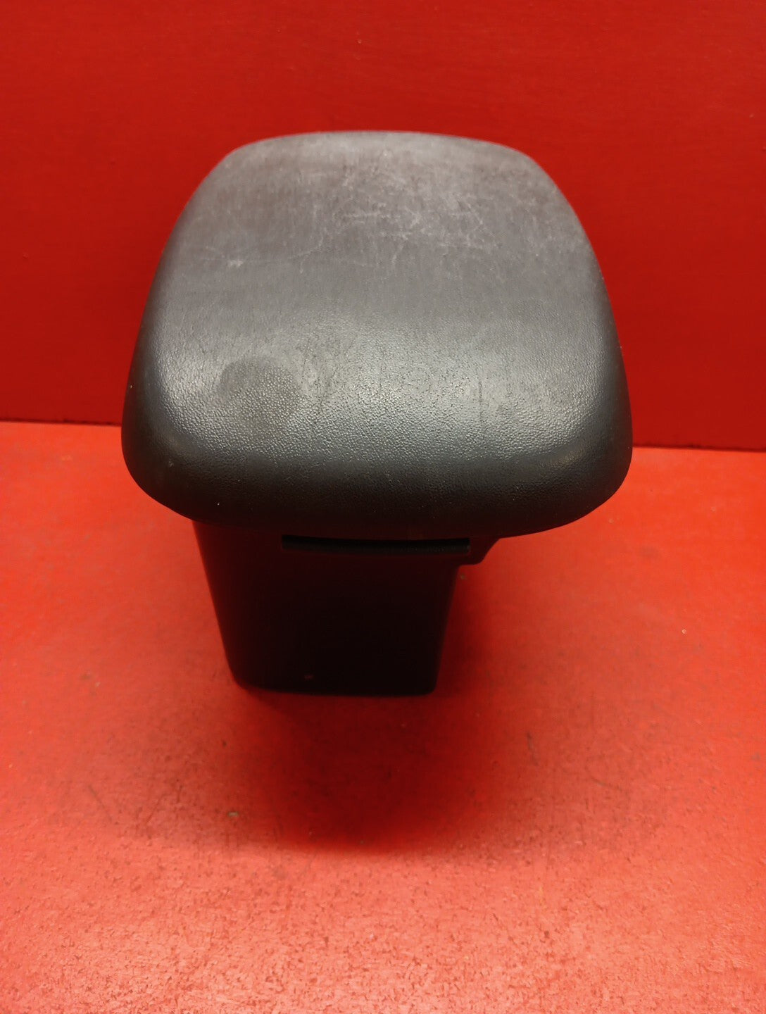 2010 - 2012 Kia Soul STORAGE CENTER CONSOLE ARMREST ARM REST LID