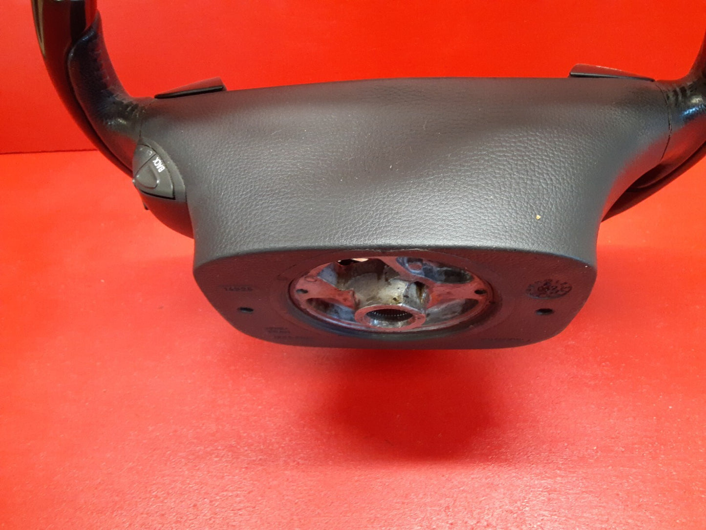 2004 Volvo XC90 Steering Wheel w/ Cruise and Radio Controls 30643088