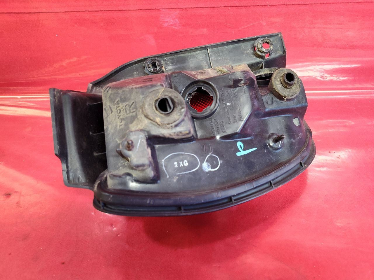 2000-2003 Lexus RX300 Right Passenger OUTER Quarter Mounted Tail Light Lamp