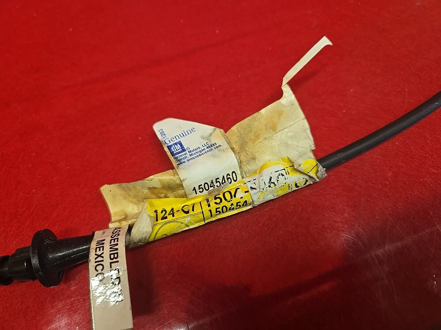 NEW OEM 2000 - 2005 GM Chevrolet GMC Oldsmobile Cruise Control Cable 15045460