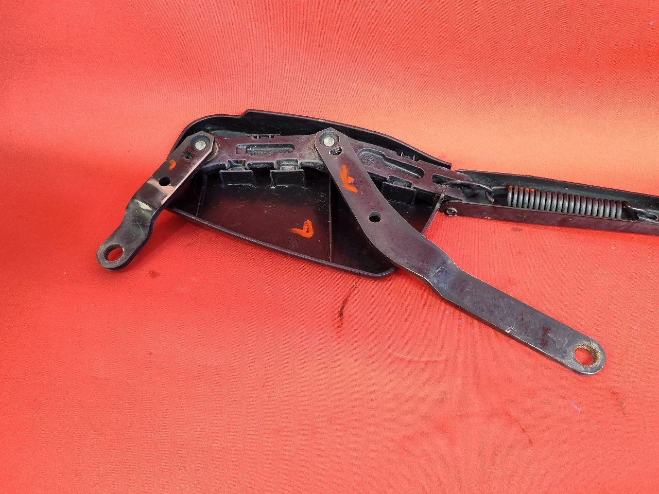 2004-2009 Dodge Durango 07-09 Chrysler Front Windshield Wiper Arm w/ Cover SET