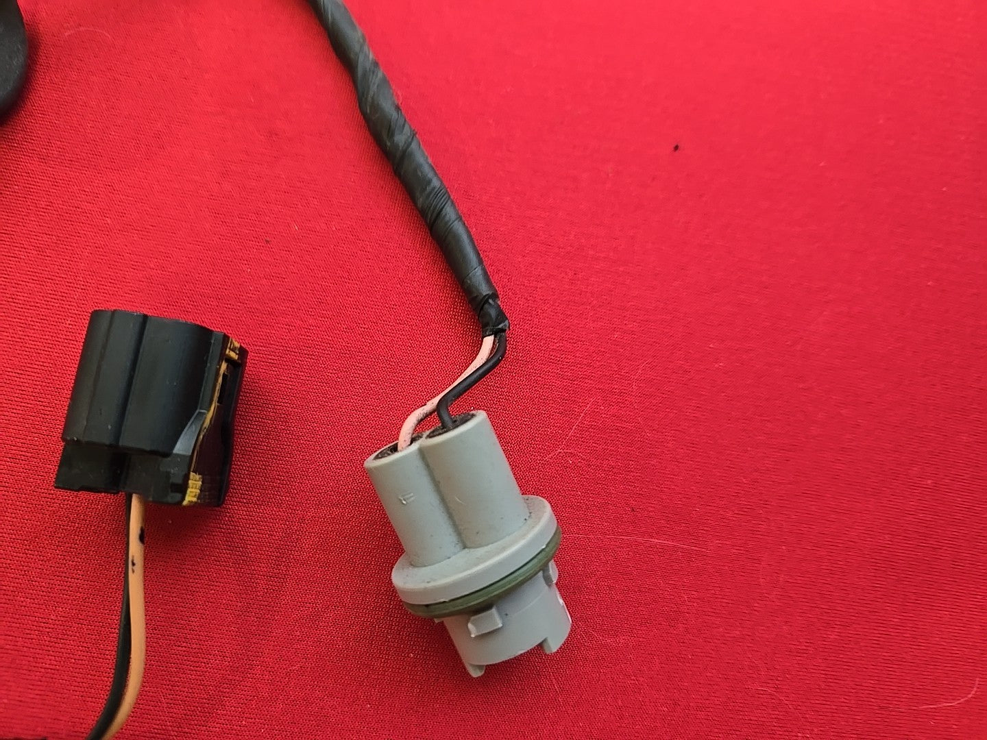 2019-2024 Kia Forte Left or Right INNER Incandescent Tail Light - SOCKET HARNESS