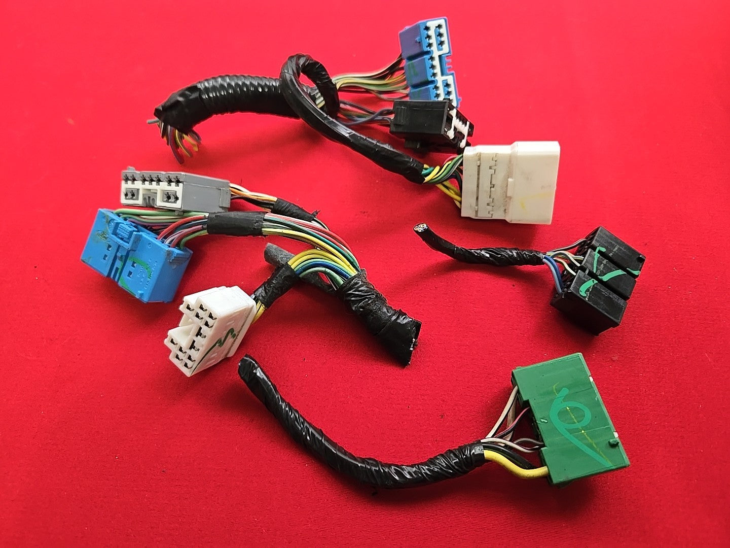 2001-2003 Mazda Tribute / Escape Mariner Interior Cabin Fuse Box - PIGTAIL WIRES