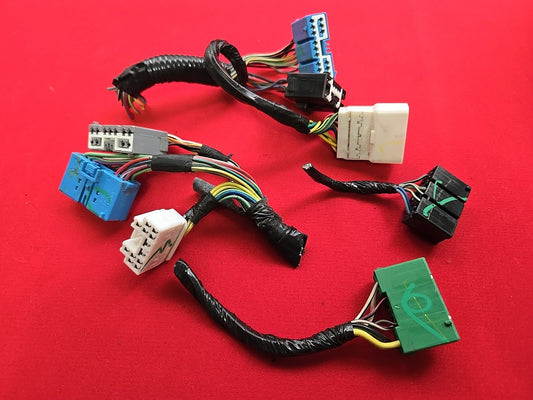 2001-2003 Mazda Tribute / Escape Mariner Interior Cabin Fuse Box - PIGTAIL WIRES