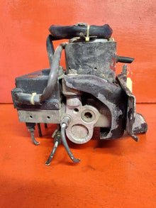 1994 1995 Toyota 4Runner 4WD Auto Trans Anti-Lock Brake ABS Pump Modulator