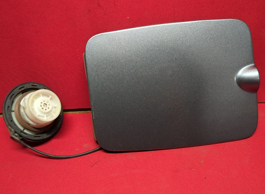 2003 - 2009 Fuel Filler Door Lid Flap w/ Cap 69511-3E110 - G7 - 	Alpine Gray