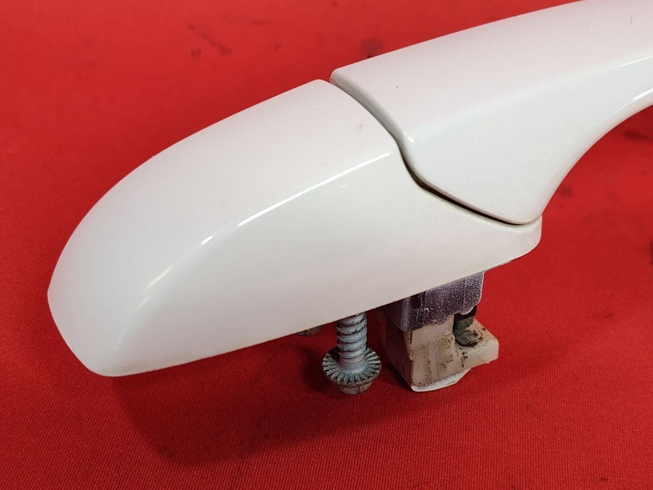 13-26 Durango 13-22 Grand Cherokee REAR RIGHT PASSENGER Door Handle PW7 White