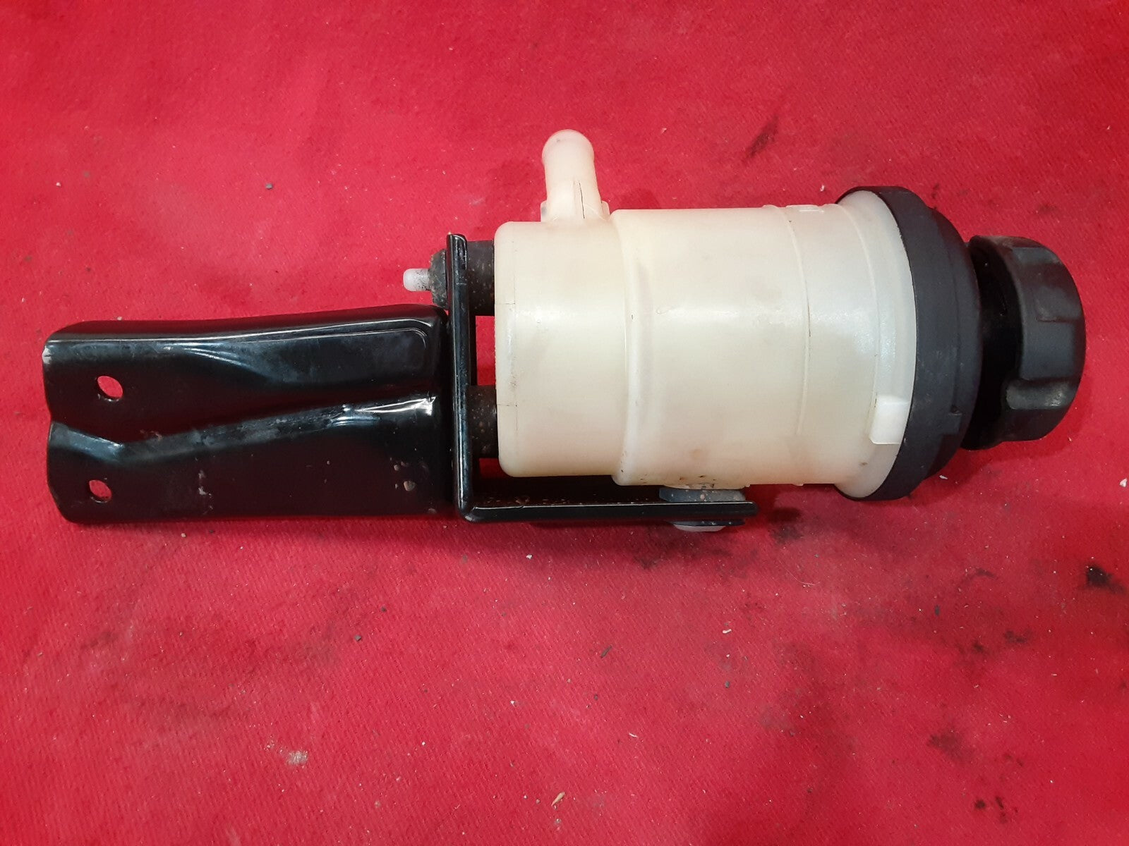 2011 - 2013 Sorento / 2009 - 2011 Santa Fe - Power Steering Reservoir