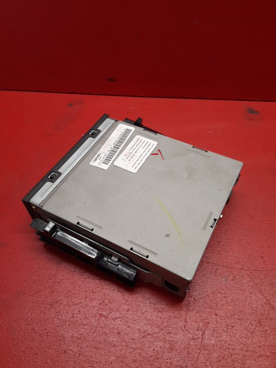 2002 Chevrolet Suburban Player Assembly Cassette Tape 15068081