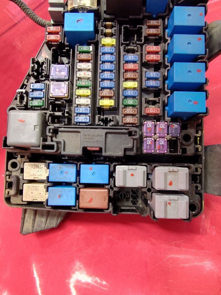 15-17 Subaru Legacy Sedan 2.5L H4 Engine A/T CVT Fuse Box Junction Block