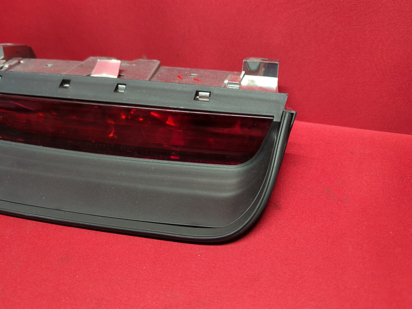 2002 - 2006 Acura MDX REAR High Mount Third 3rd Brake Stop Light Lamp Black Trim