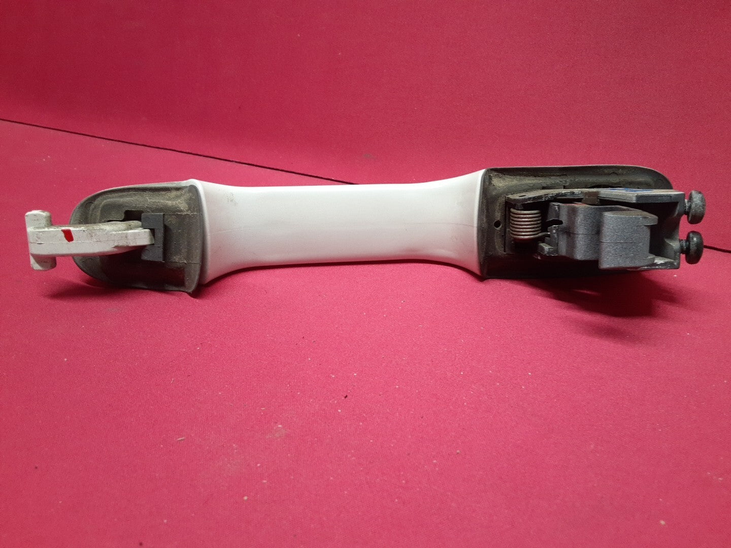 1998 1999 Volvo S70 V70 OUTER RIGHT REAR PASSENGER Door Handle - 189 Polar White