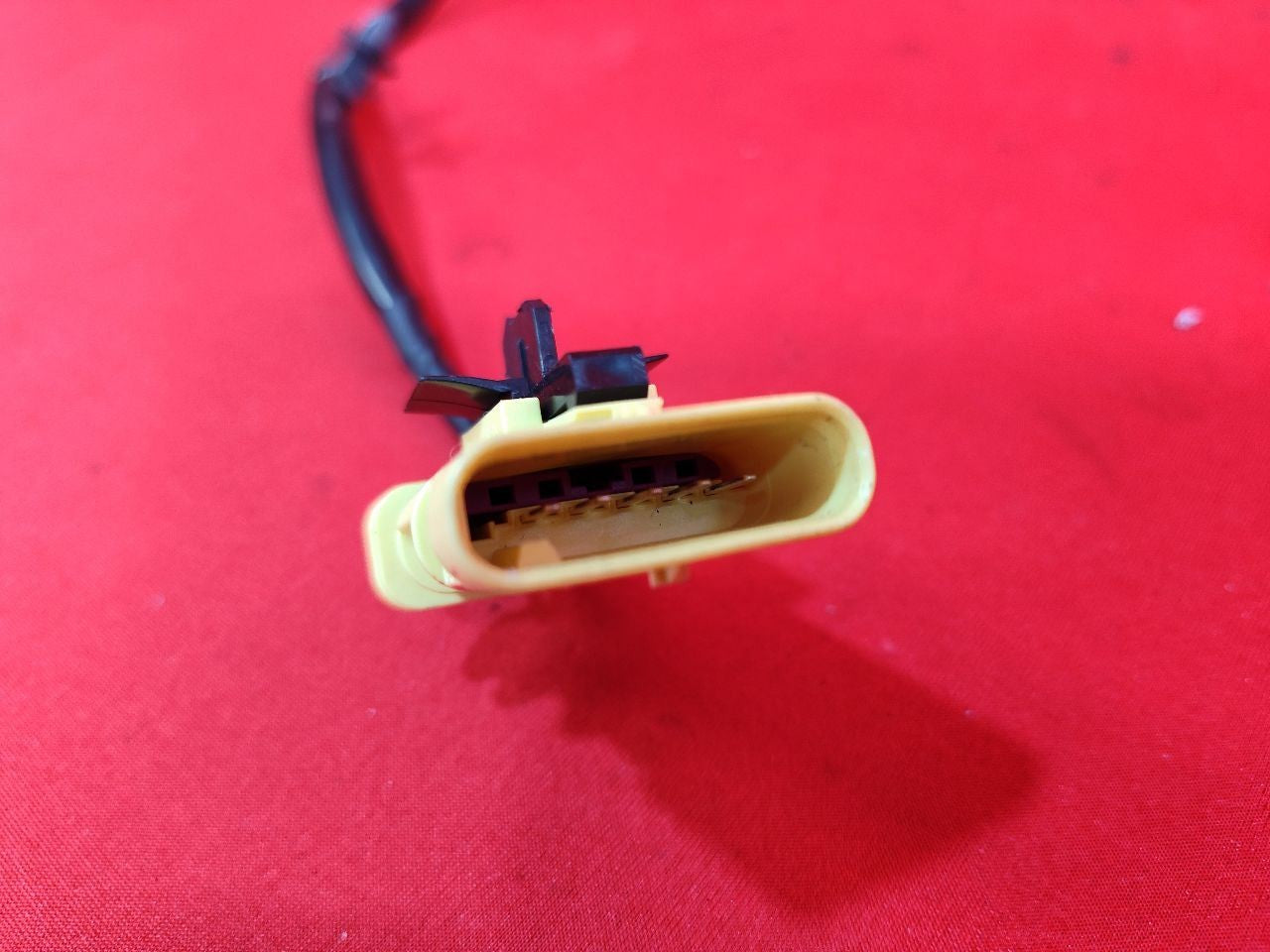 2013-2016 Chevrolet Chevy Spark + EV Front RIGHT PASSENGER Seat Belt Buckle Grey