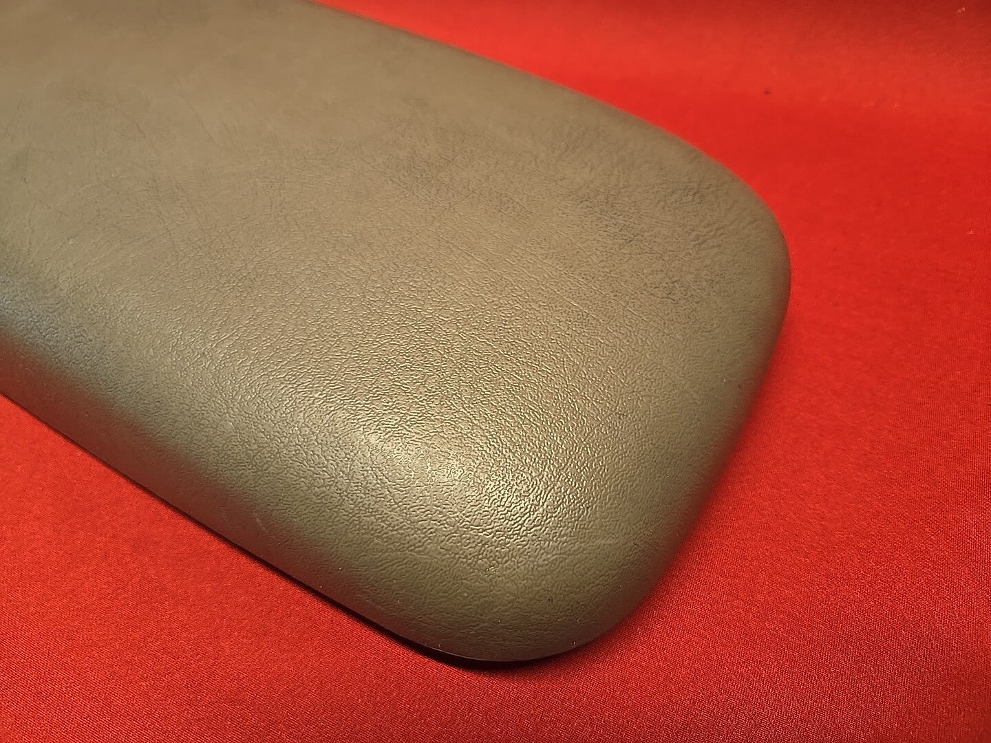 2004 Buick Rainier Chevy Trailblazer GMC Envoy Center Console Armrest Lid
