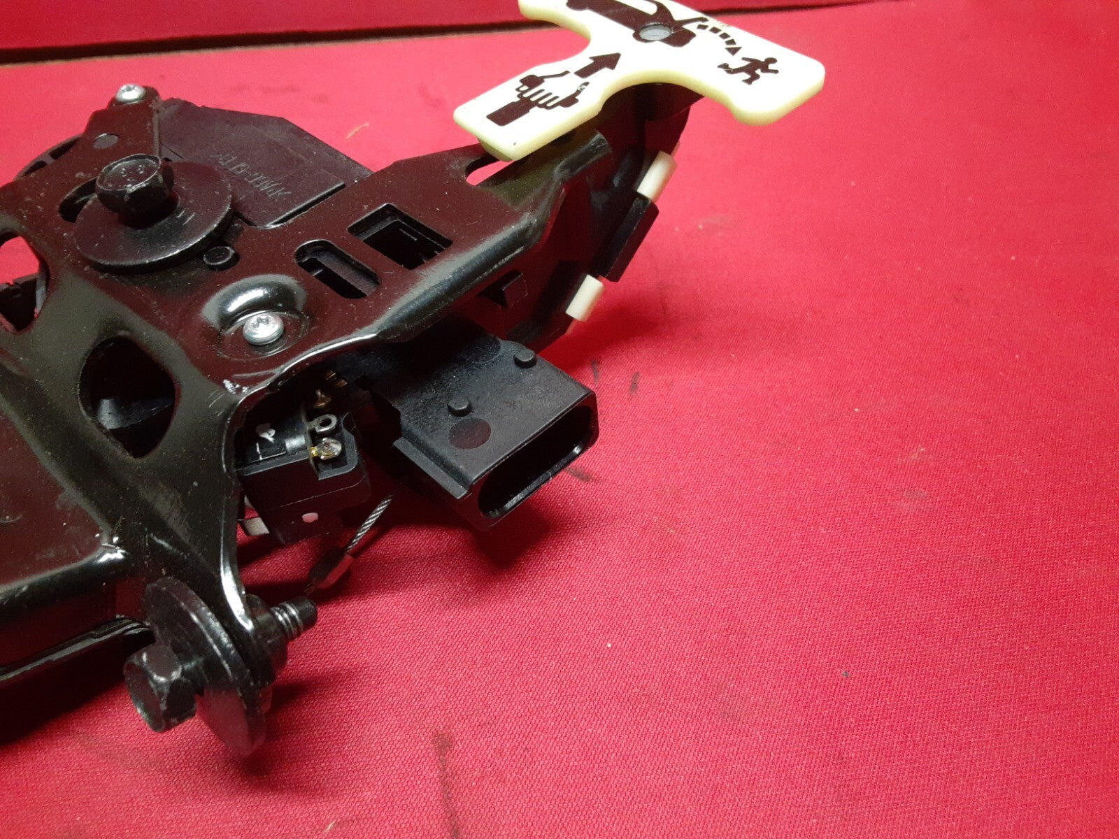 2004 - 2016 Chevy Buick Pontiac Cadillac Hatch Tailgate Deck Lid Latch 20815645