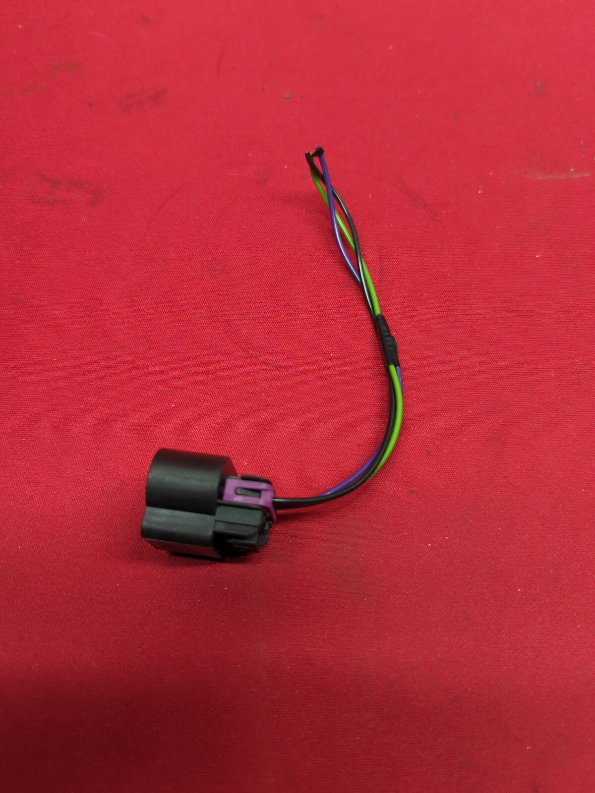 2008 - 2012 Buick Enclave LEFT DRIVER Inner Tailgate Tail Light Lamp PIGTAIL