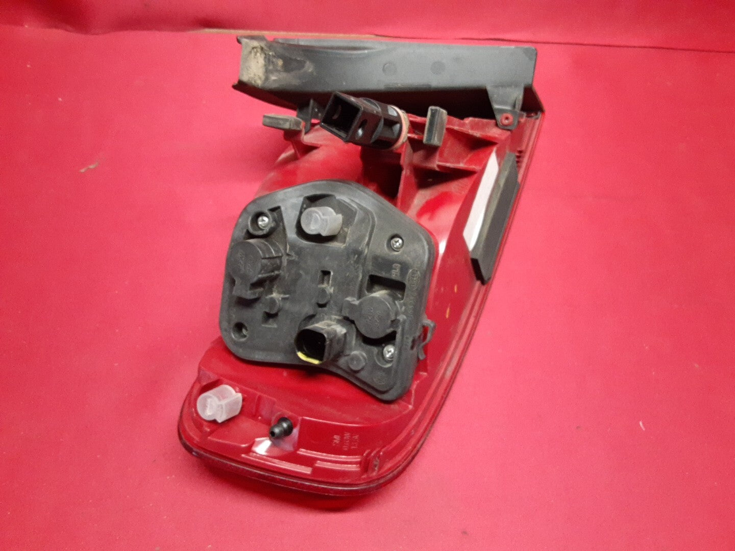 2009 - 2012 Audi A4 10-12 S4 RIGHT PASSENGER OUTER Tail Light Lamp HALOGEN