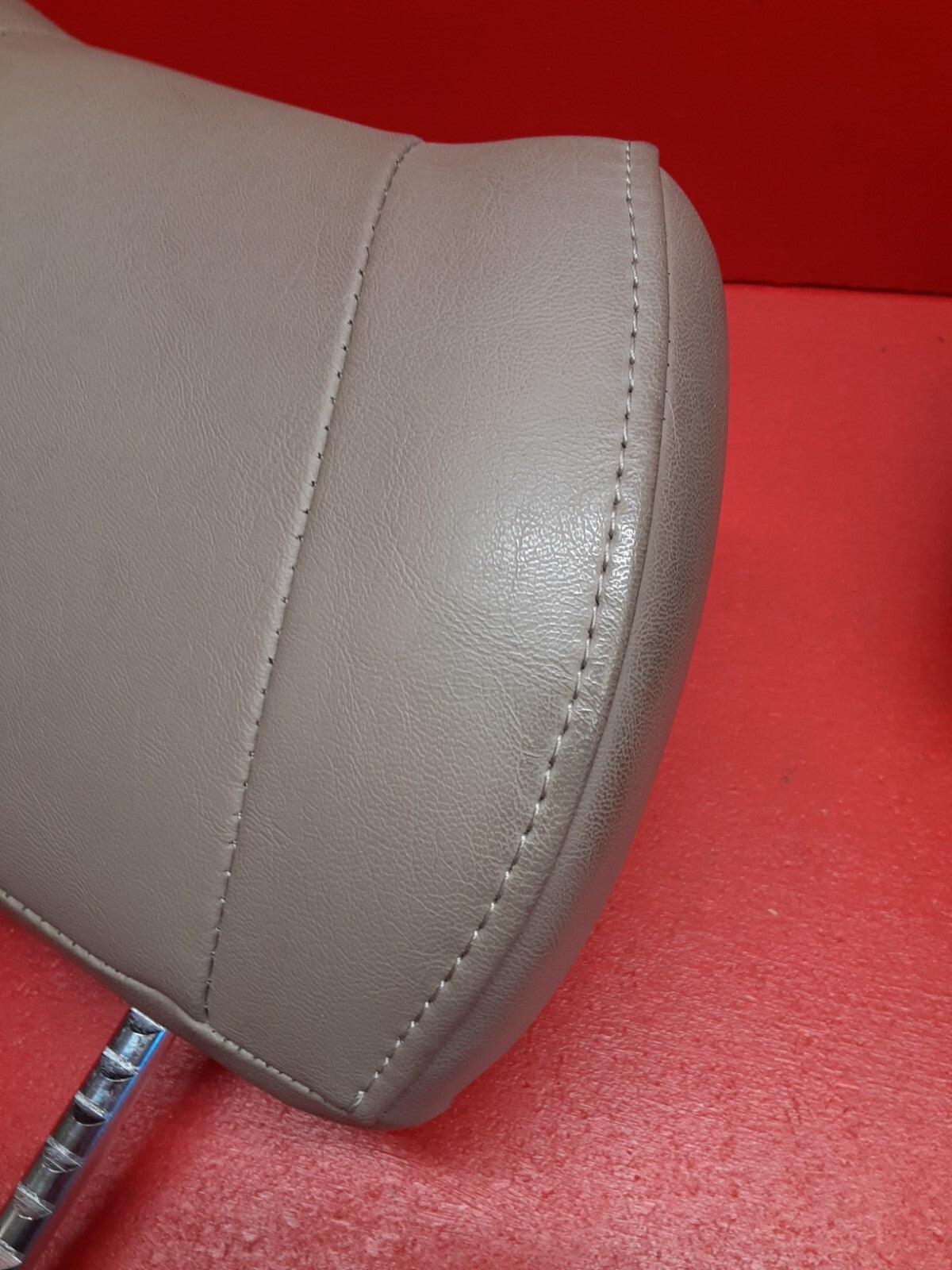 1999 - 2002 Jeep Grand Cherokee Headrest Head Rest FRONT Seat Set of 2