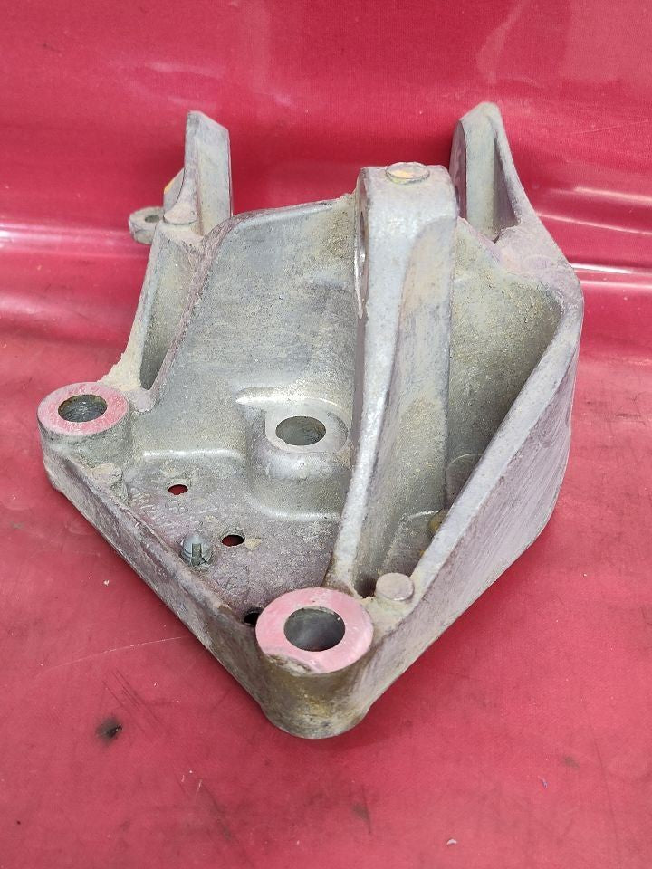 2011-2020 Chrysler Dodge 3.6L Van REAR Engine Mount Bracket 4721570AB