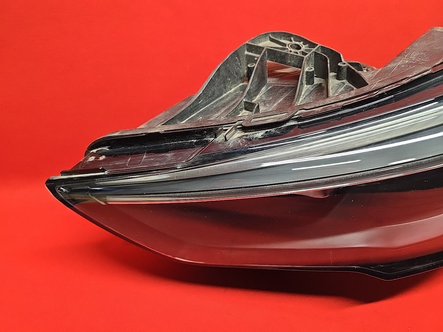 18-20 Buick Regal Sportback Tourx LEFT DRIVER Headlight HALOGEN - MNT TABS GOOD