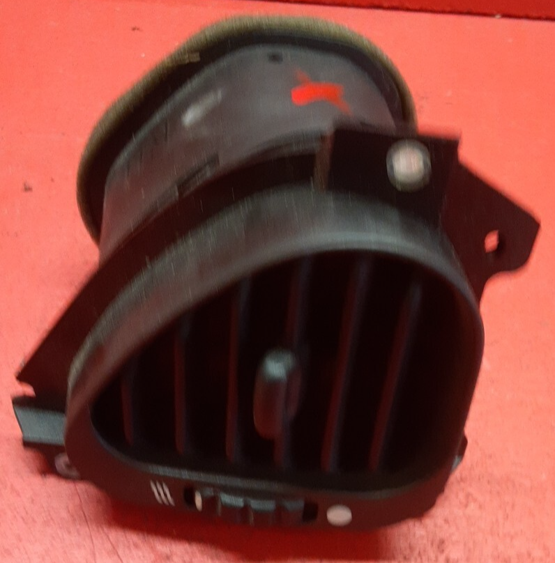 1997- 2006 Jaguar XK8 XKR Front Right Dash Vent Grille GJA6720AE