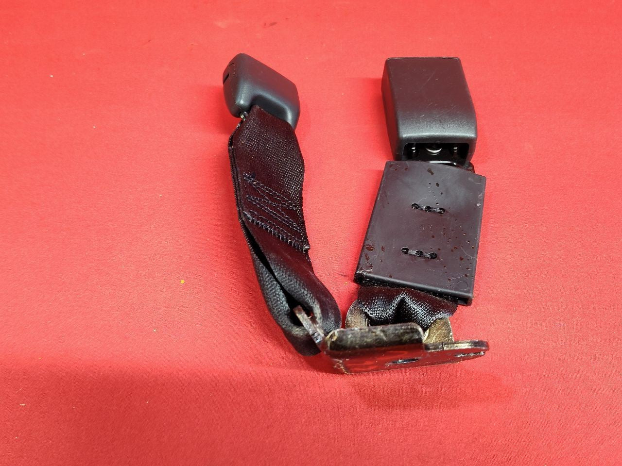 2018-2020 Chevy Equinox GMC Terrain Rear 2nd Row LEFT DRIVER Seat Belt Buckle
