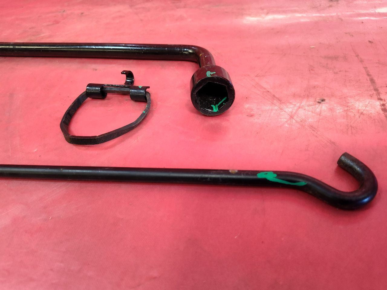 2005-2011 Toyota Sedan 05-06 Lexus ES330 Emergency Spare Tire Tool Jack Set