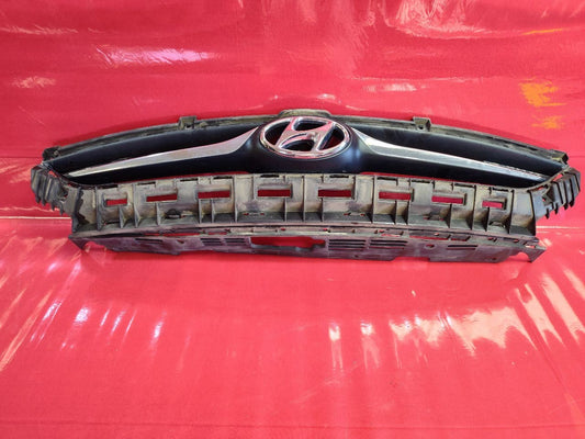 13-16 Hyundai Genesis Coupe UPPER Front Bumper Grille Insert w/ Emblem