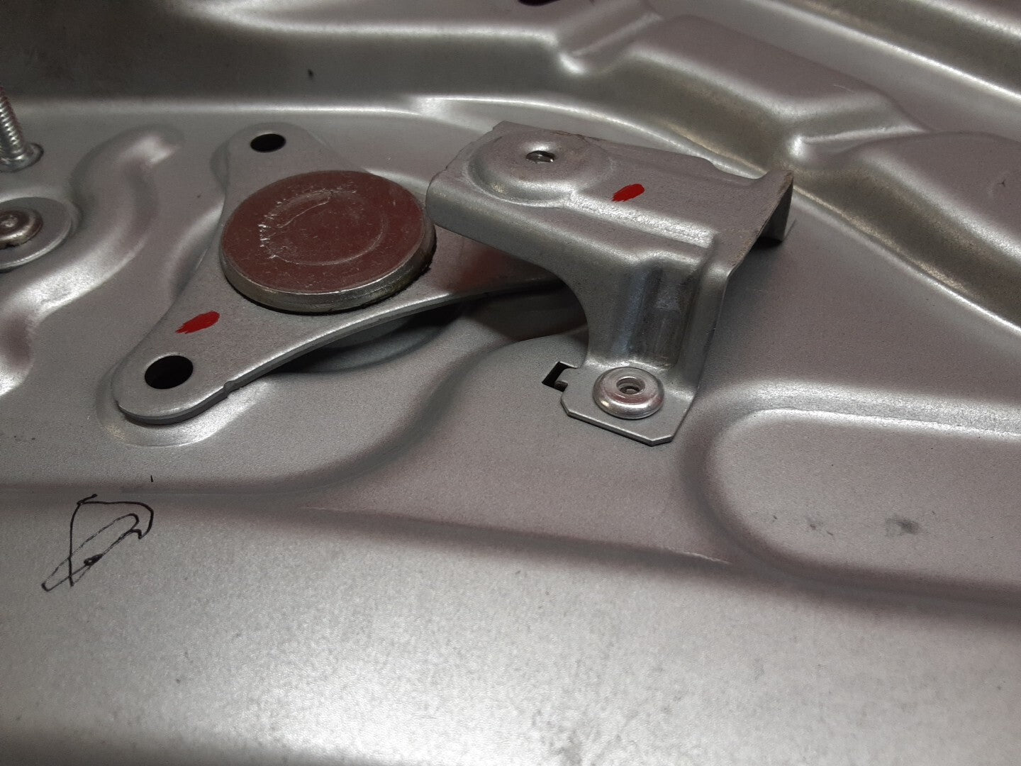 2010 2011 Kia Soul REAR LEFT DRIVER SIDE Window Regulator Assembly 834012K000