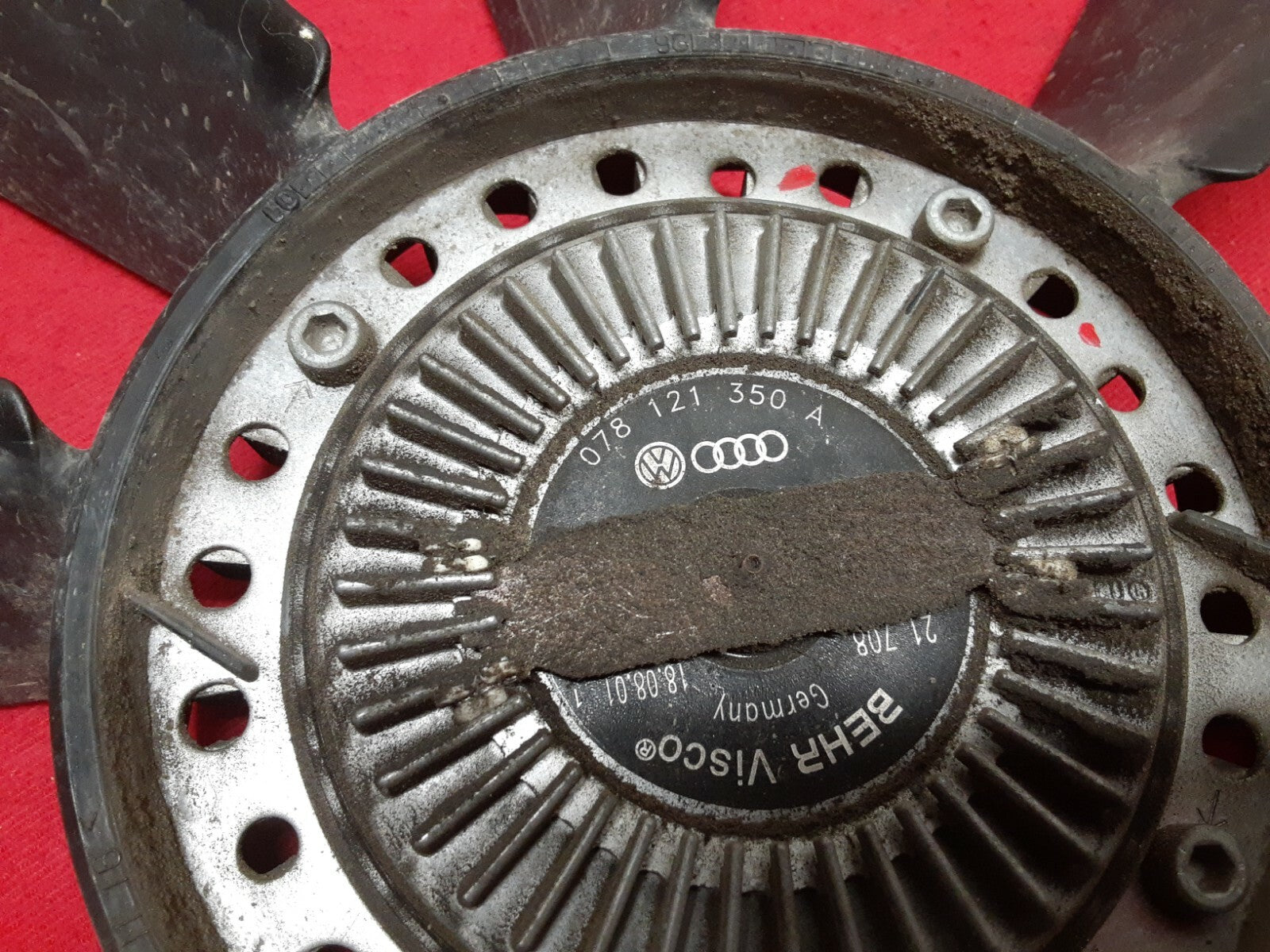 1998 - 2005 VW Volkswagen 2.8L V6 Engine Cooling Fan w/ Clutch 078121350