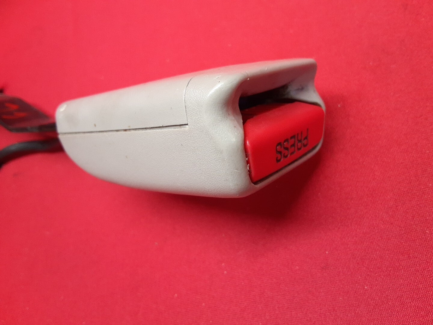 2007 2008 2009 Mazda CX-7 FRONT LEFT DRIVER Seat Belt Buckle EGY1-57-680A-34