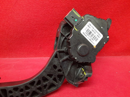18-20 Buick Regal 16-19 Malibu 17-19 LaCrosse Accelerator Gas Pedal 84657611