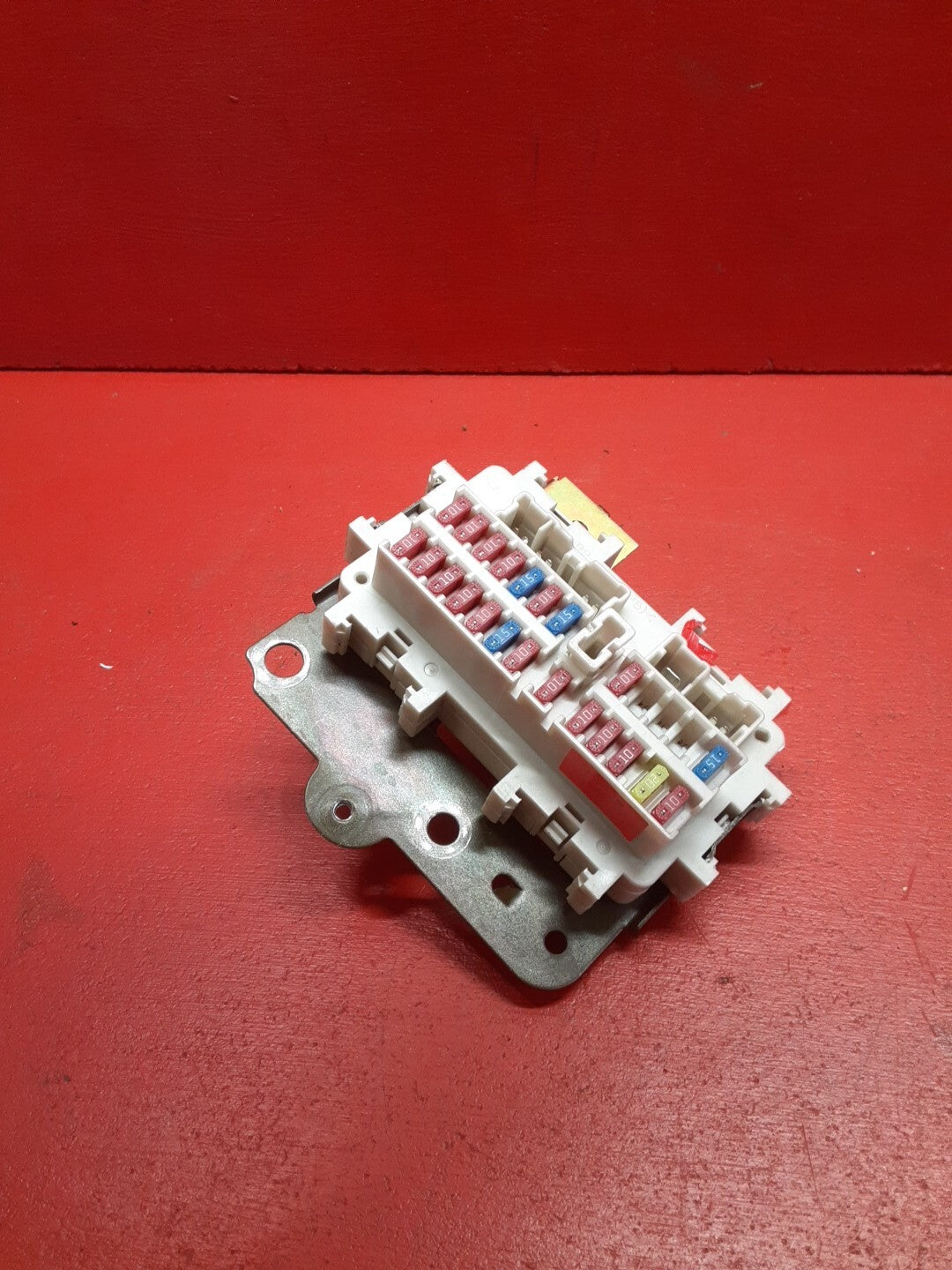 2005 Nissan Pathfinder Cabin Fuse Block Relay 1564-EA000