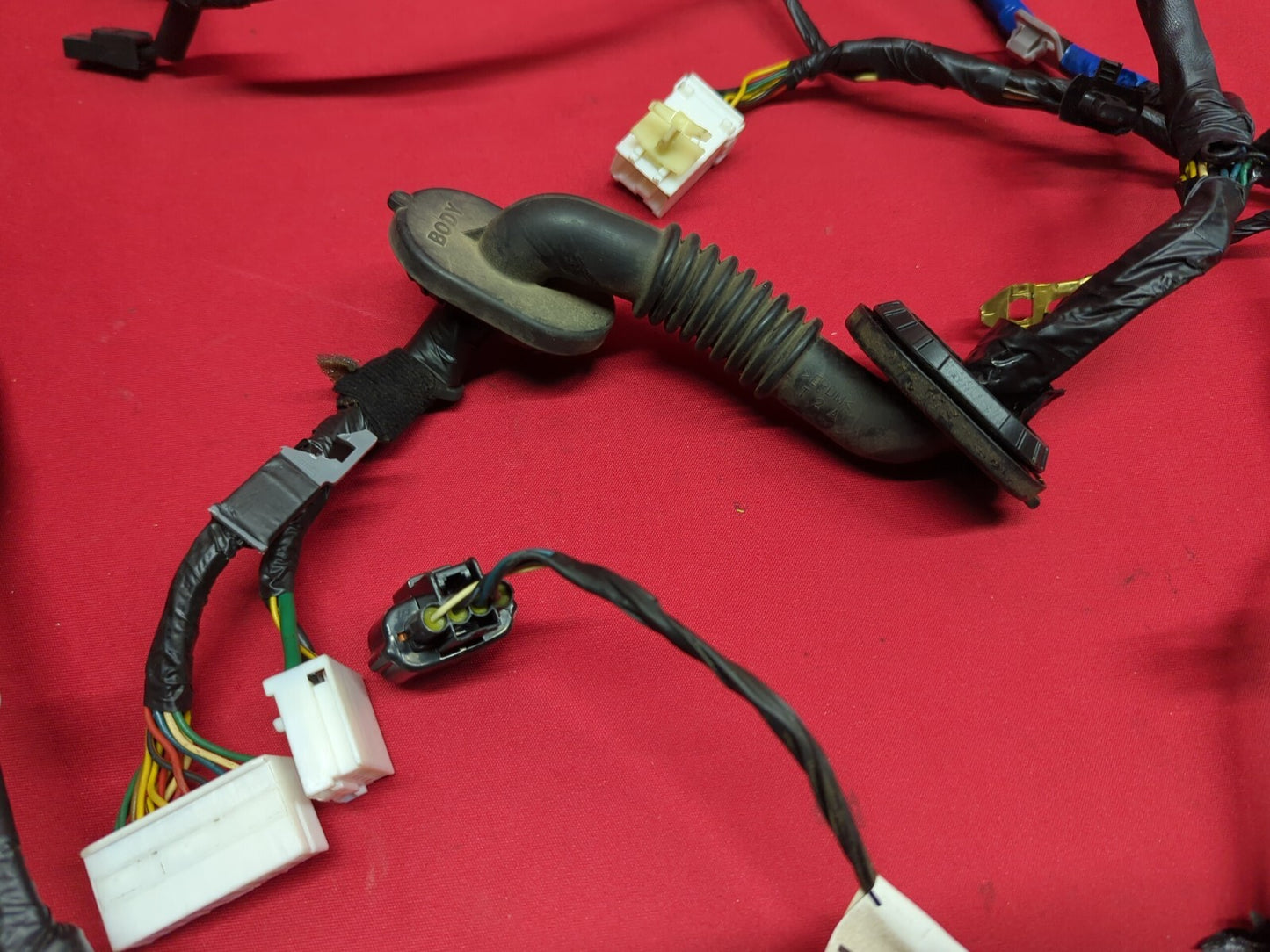 2011 - 2013 Kia Sorento Liftgate Hatch Wiring Harness CAMERA STYLE 91680-1U040