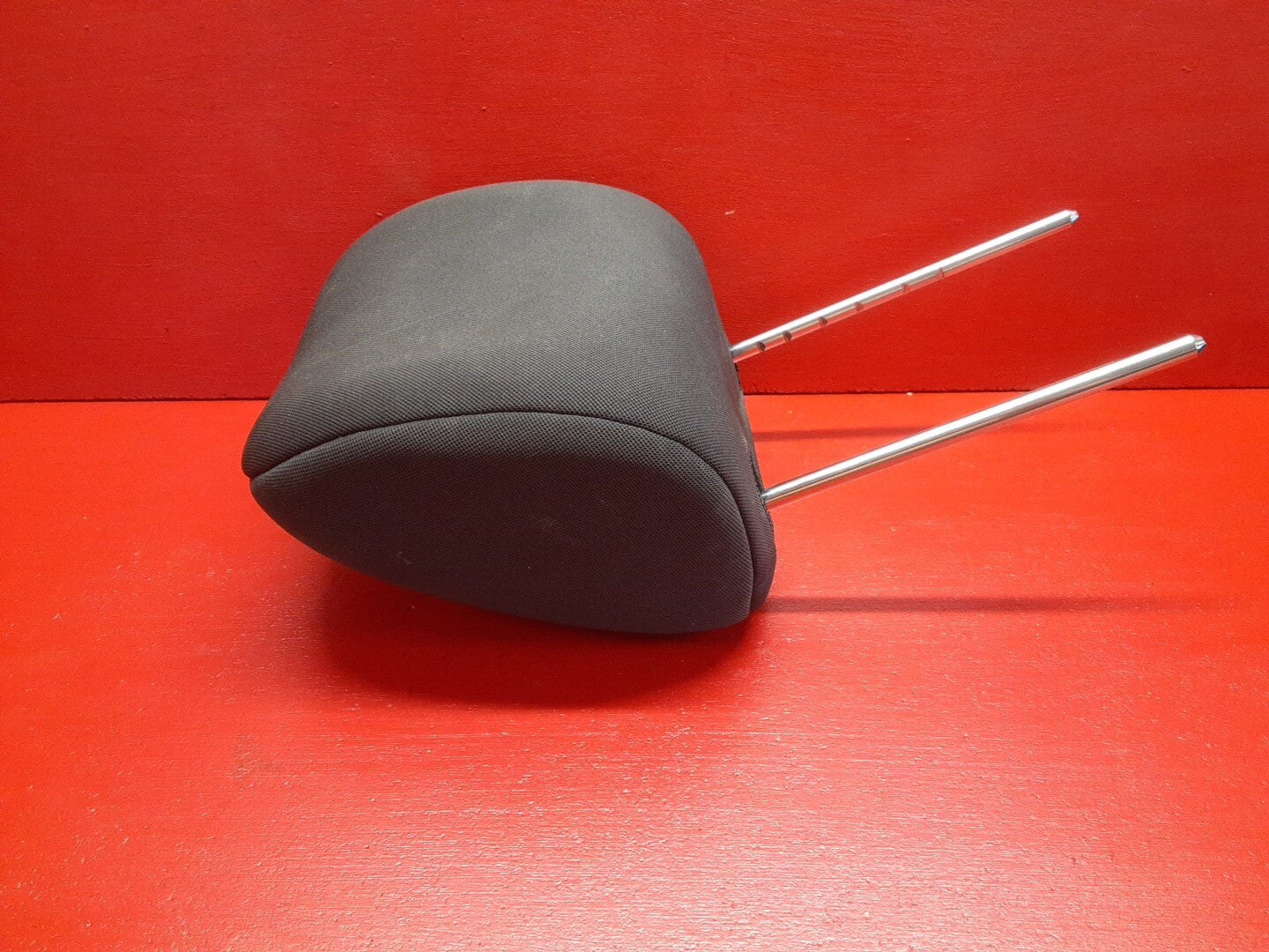 2010 2011 Kia Soul FRONT Headrest Head Rest Pair Black Cloth