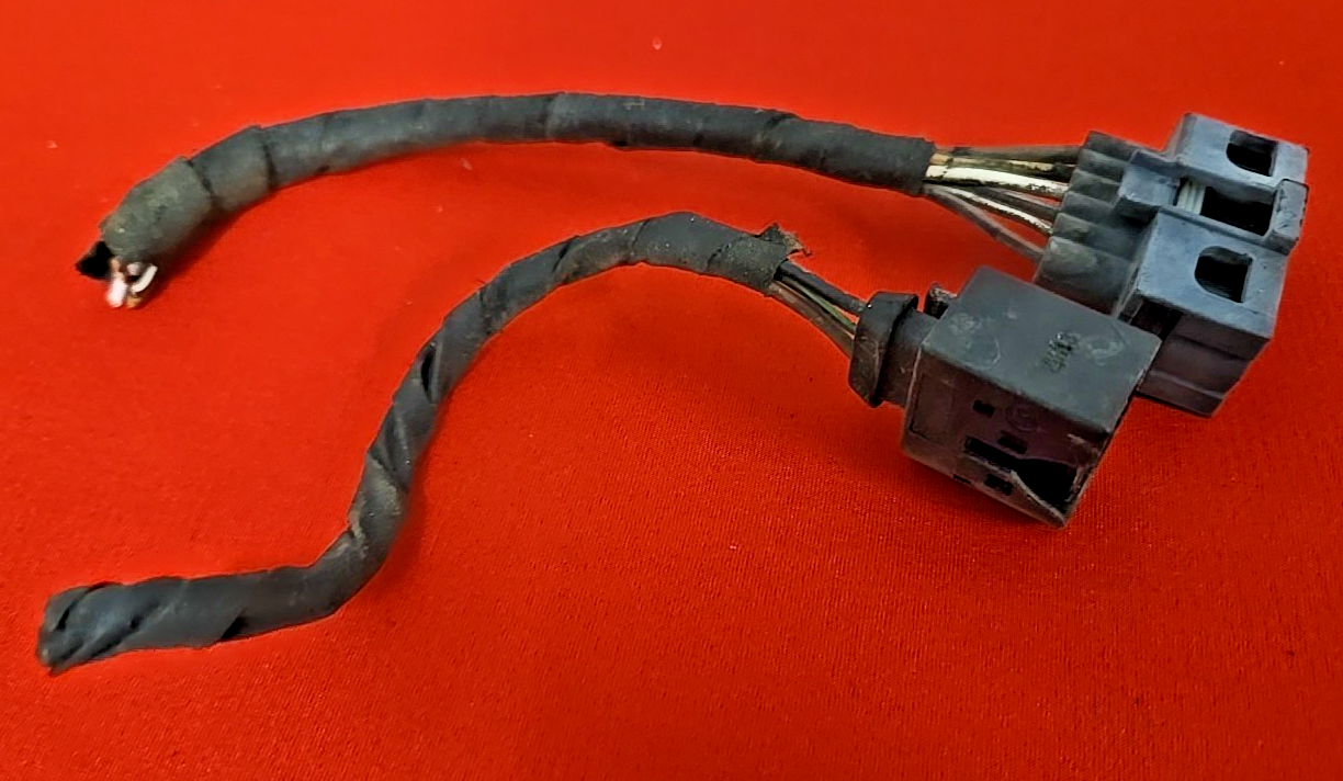 06-11 Mercedes CLS-Class Left Driver HALOGEN Headlight Lamp - PIGTAIL WIRES ONLY