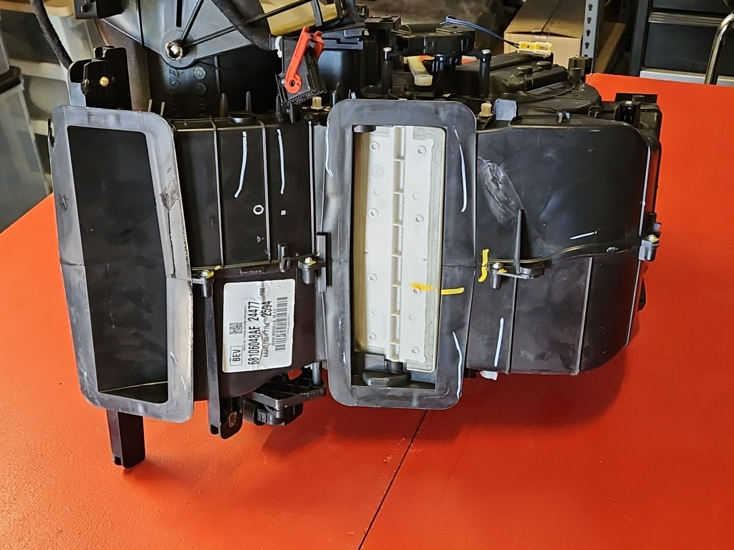 2013 - 2018 Fiat 500E ELECTRIC ONLY - HVAC Housing / Box / A/C Heater Blower