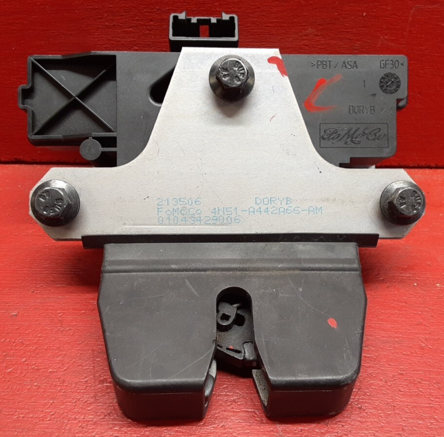 2005 - 2011 Volvo V50 Tailgate Trunk Lid Boot Lock Latch Actuator