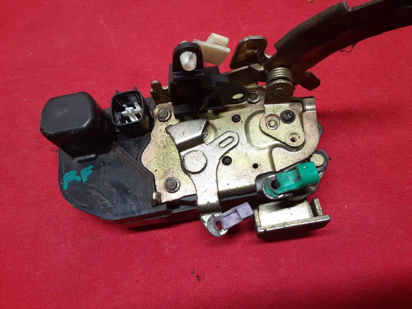 2002 - 2007 Jeep Liberty FRONT PASSENGER RIGHT Door Lock Latch Actuator